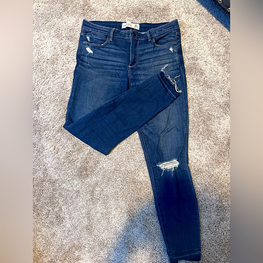 Abercrombie & Fitch- Cropped Ankle Jeans